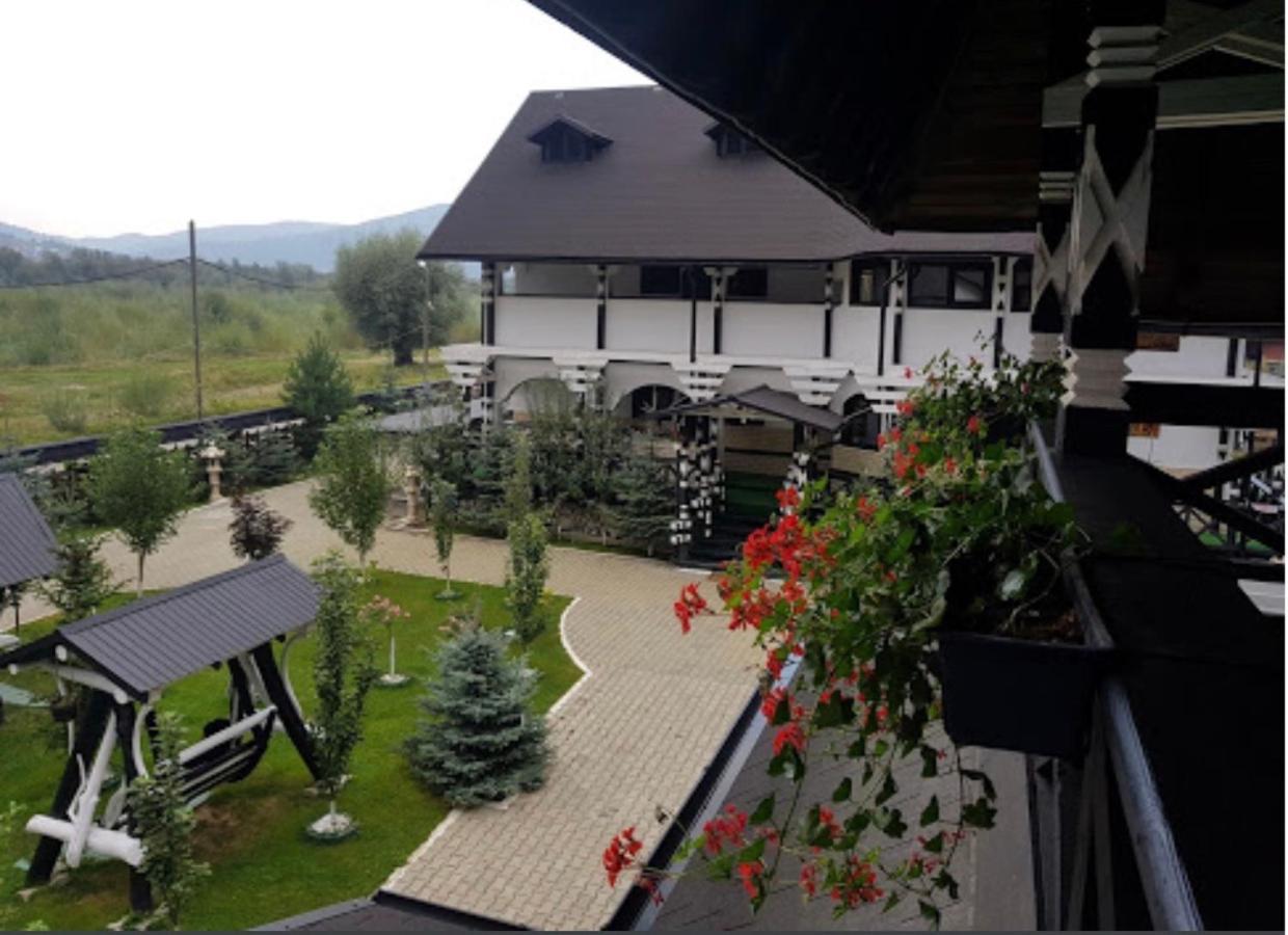 Hotel Complex Lions Bucovina Voronet Zewnętrze zdjęcie