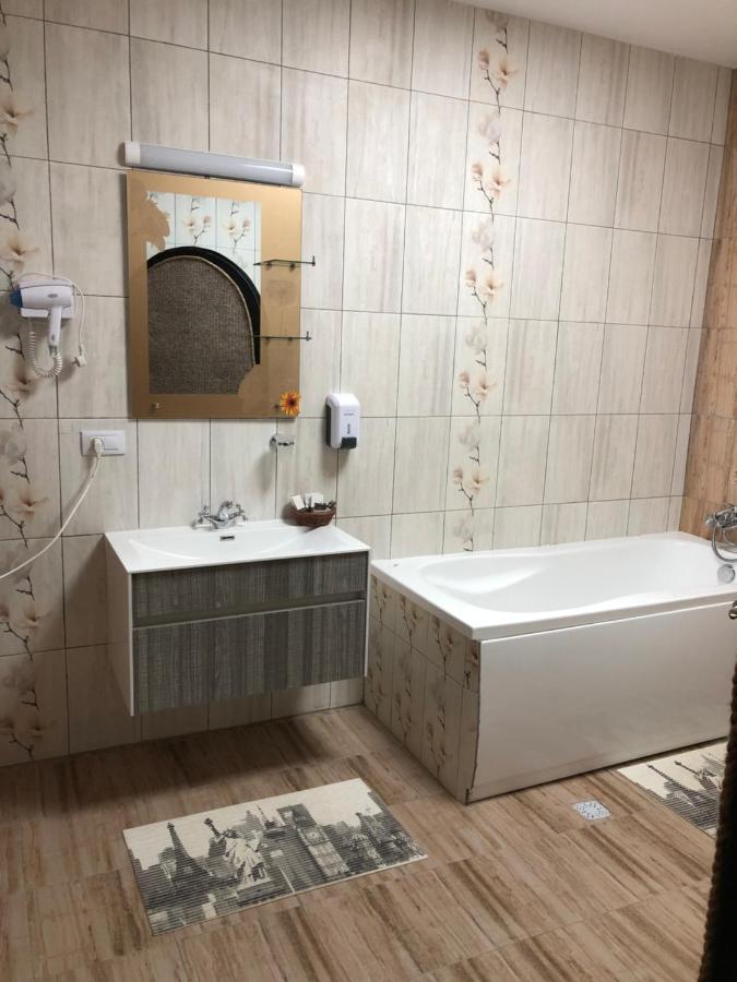 Hotel Complex Lions Bucovina Voronet Zewnętrze zdjęcie